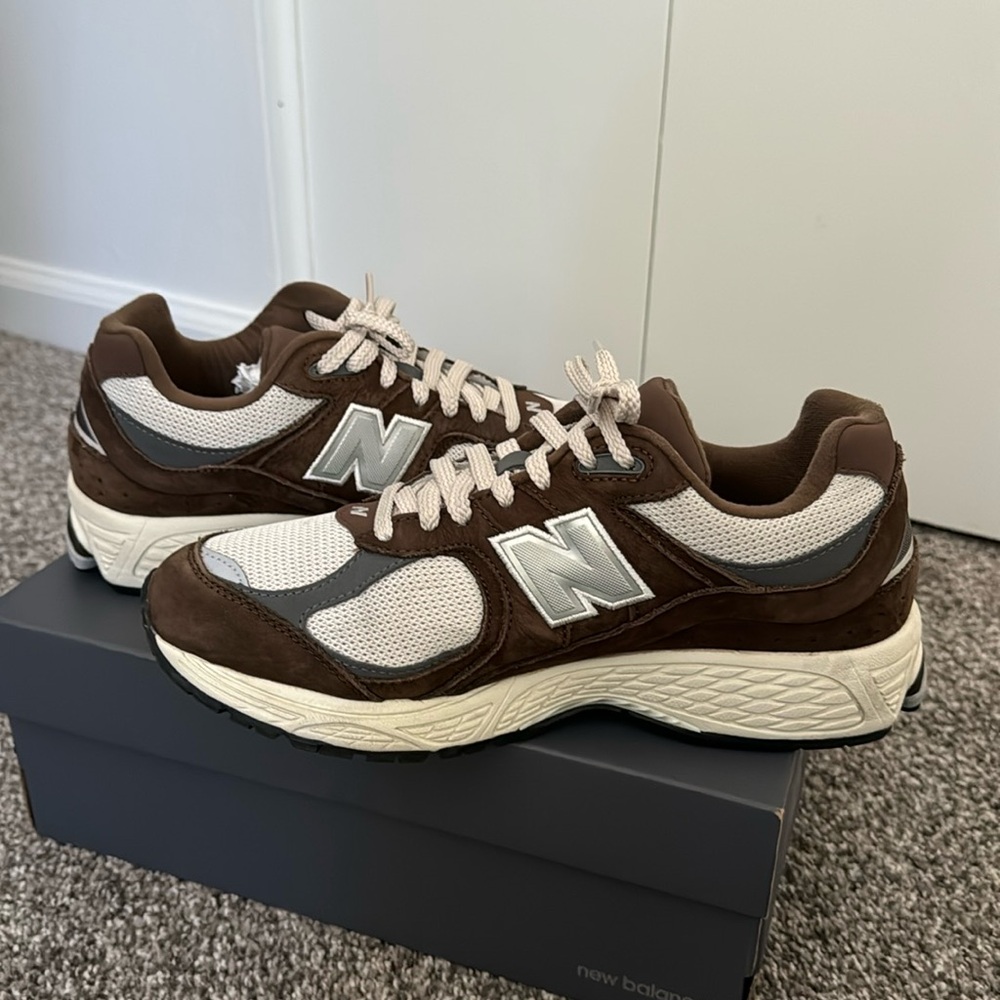 New Balance 2002R Sneakers